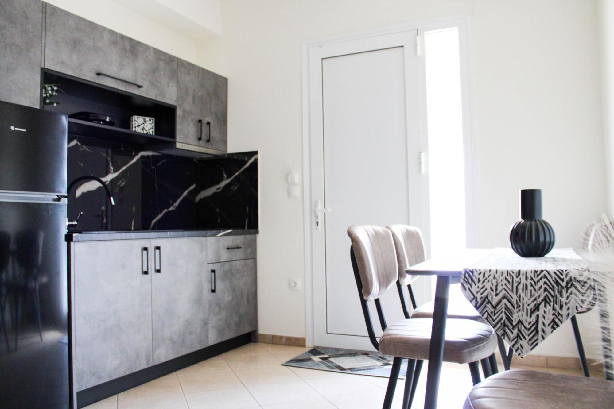 Comfy Apartments نيكيتي المظهر الخارجي الصورة
